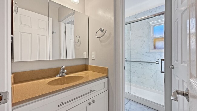 Building Photo - Coastal Comfort & Entertainer’s Retreat in Marina Faire