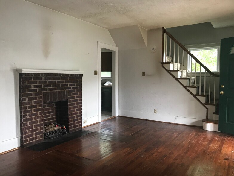 Building Photo - 5708 Pontiac Dr