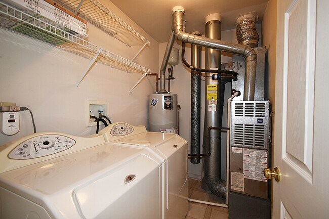 Building Photo - 1815 Moore Ct