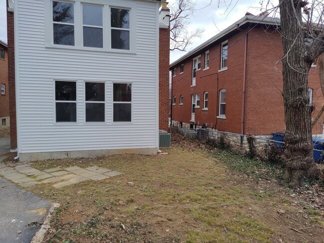 Building Photo - 1173 Moorlands Dr