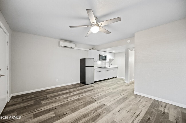 Building Photo - 3025 N 32nd St