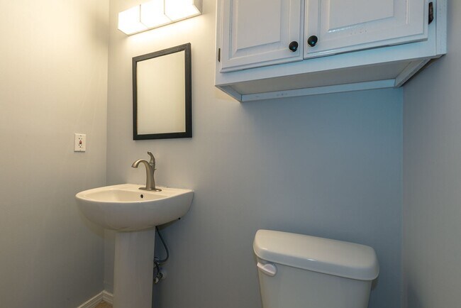 Building Photo - Newly Renovated 4 Bed / 3.5 Bath in Tulsa ...