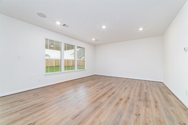 Building Photo - 7731 Coral Ky Dr