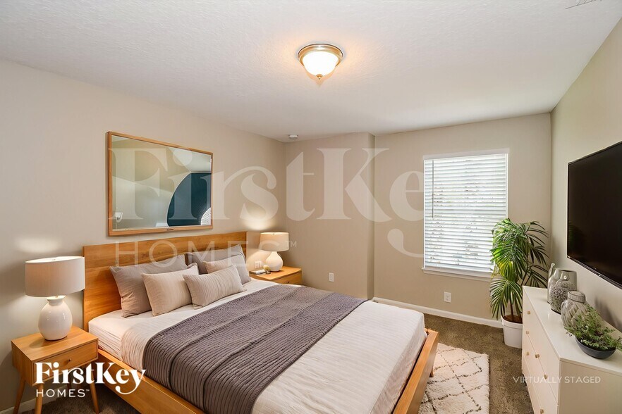 Building Photo - 1504 Falabella Dr