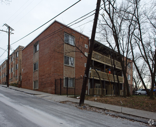Building Photo - Howard Hill