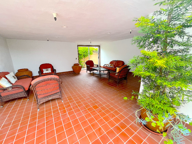 Building Photo - 147 Avenida Serra