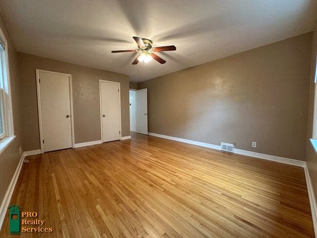 Building Photo - 3 Bedroom Home in St. Paul