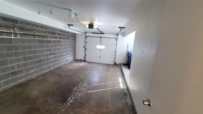 Building Photo - 120 Cotuit Ct