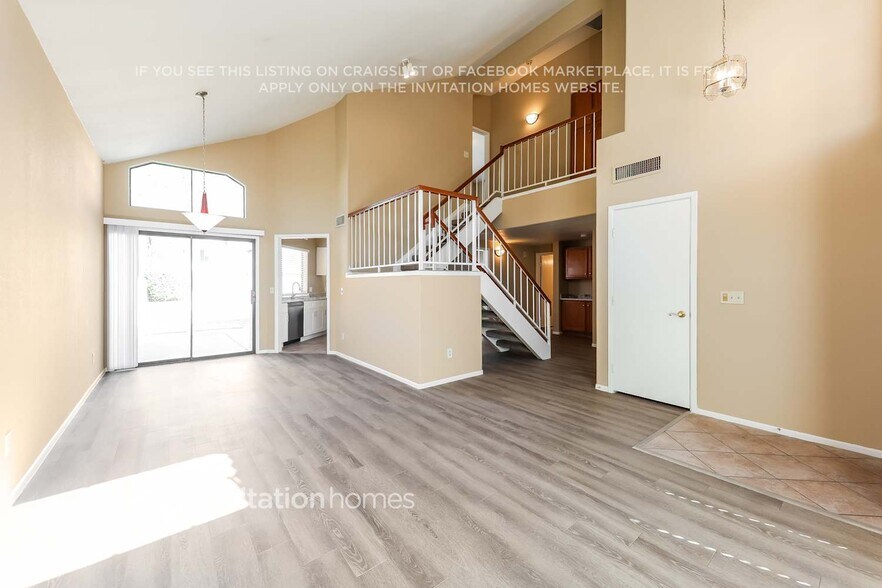 Building Photo - 938 E Rockwell Dr