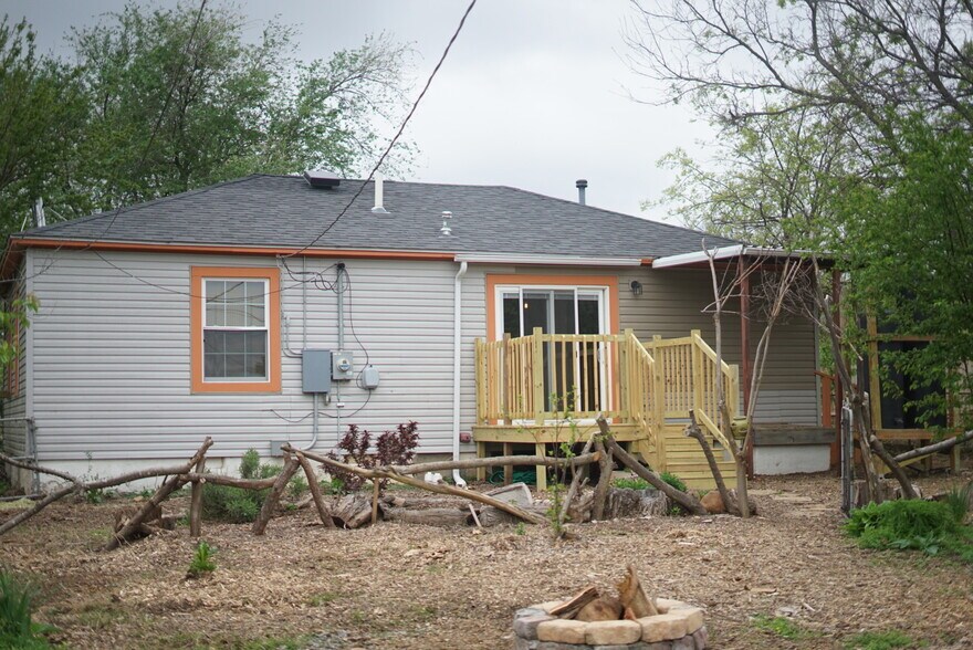 Building Photo - 2509 SW C Ave