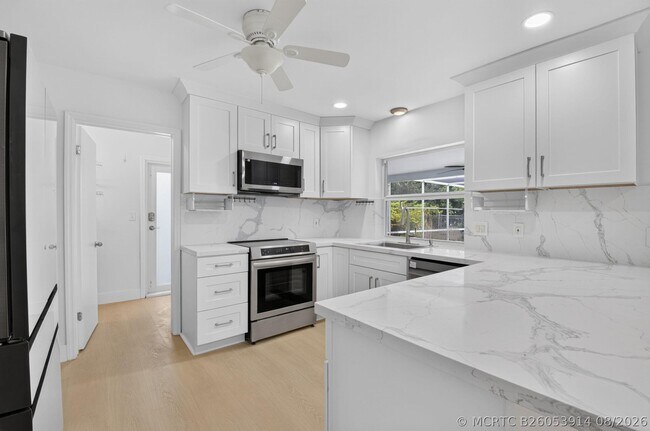 Building Photo - 1301 SW 8th St
