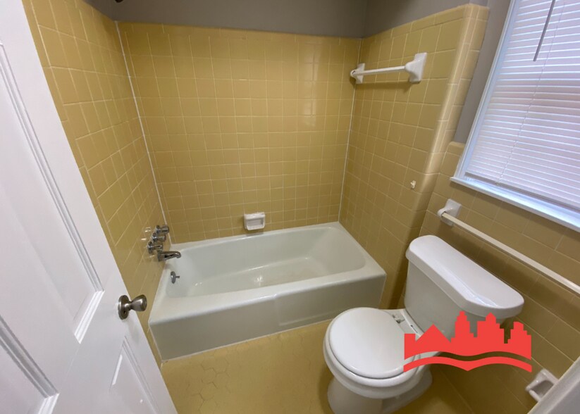 Building Photo - 3428 Emerald St