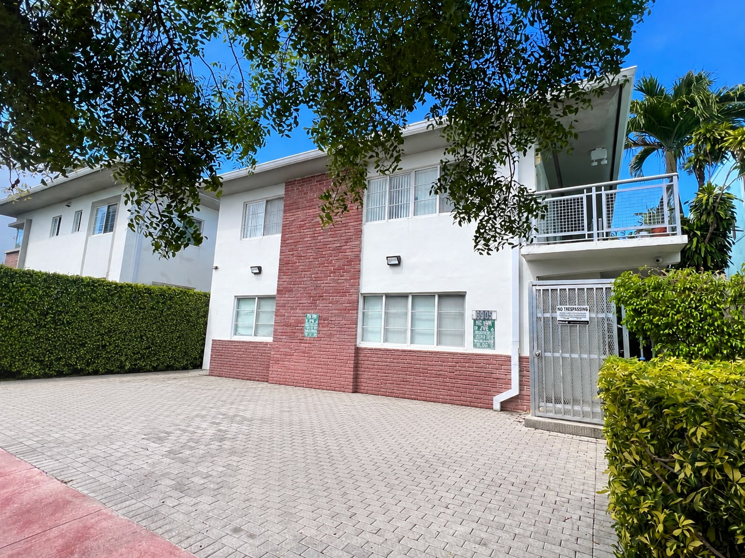 Building Photo - 6905 Bay Dr