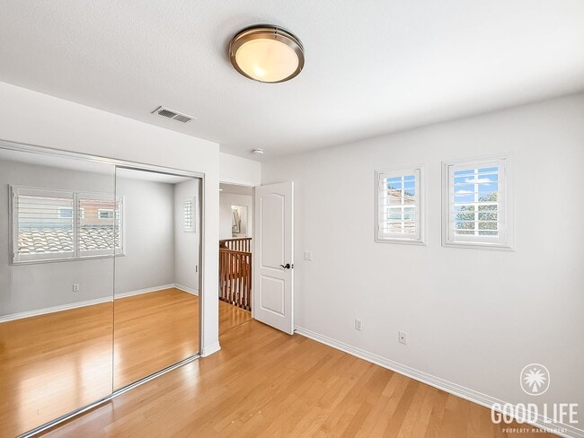 Building Photo - Updated 4BR/3BA San Diego home with modern...