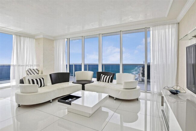 Building Photo - 1830 S Ocean Dr
