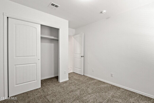 Building Photo - 2833 Maria Casas St