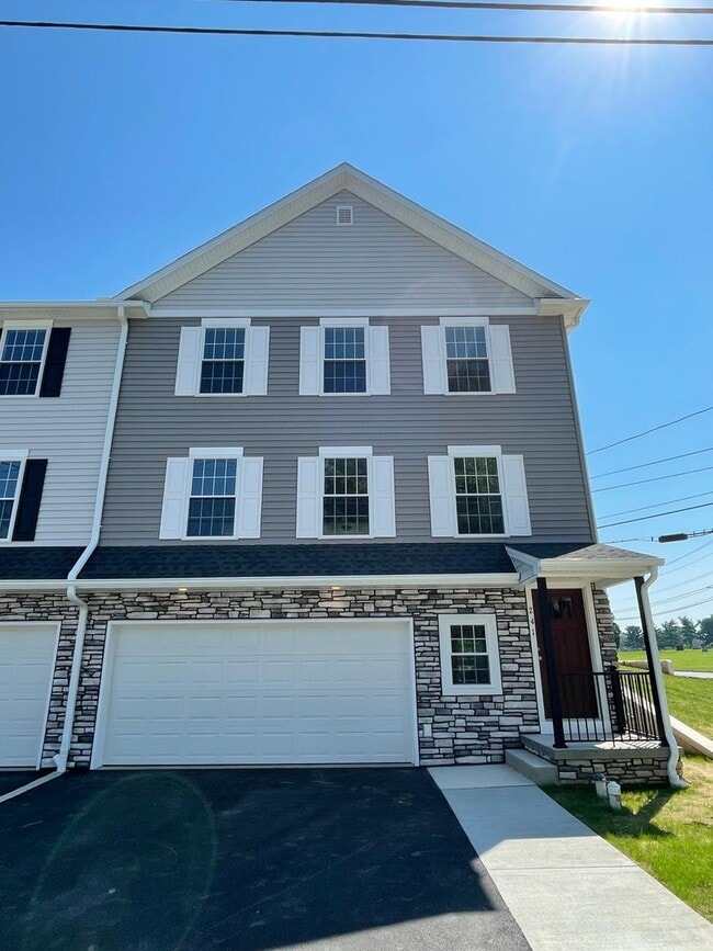 Primary Photo - Brand New Townhomes for Rent in Lancaster City - Manheim Township School District!