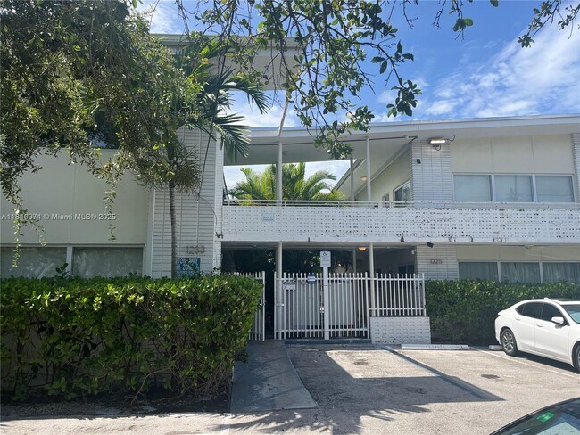 Primary Photo - 1233 Marseille Dr