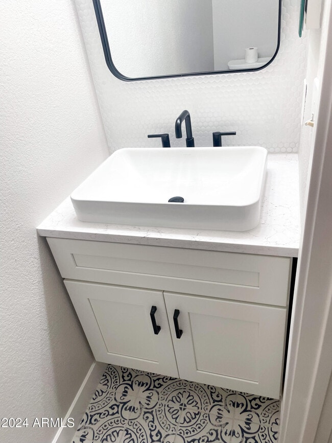 Building Photo - 1460 E Todd Dr