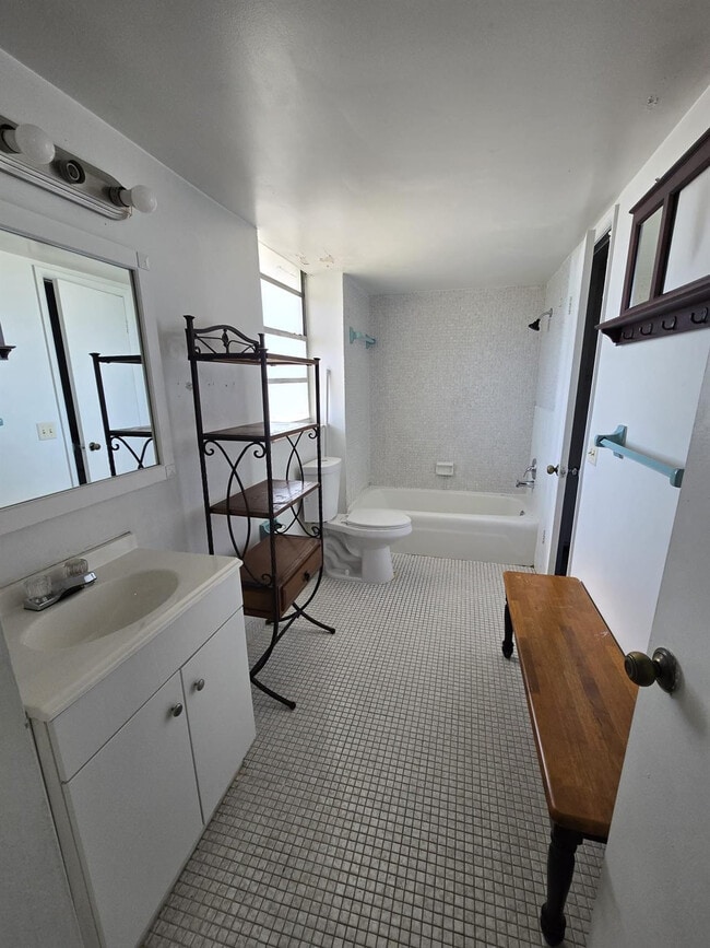 Building Photo - 5335 NW 10th Ct