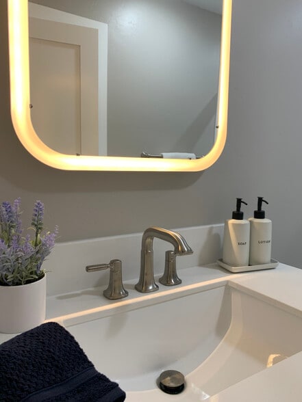 Building Photo - 4236 Cleveland Ave