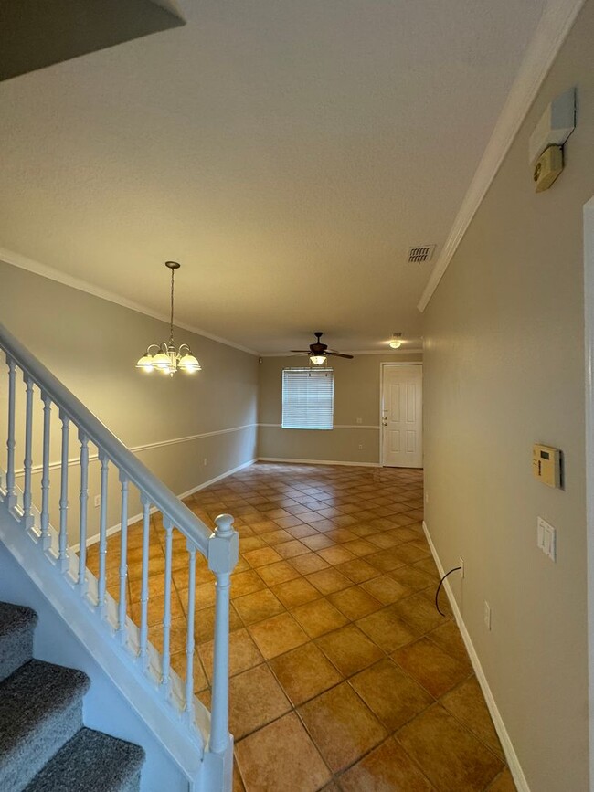 Building Photo - Avalon Park Town Center Townhome: 3 Bedroo...