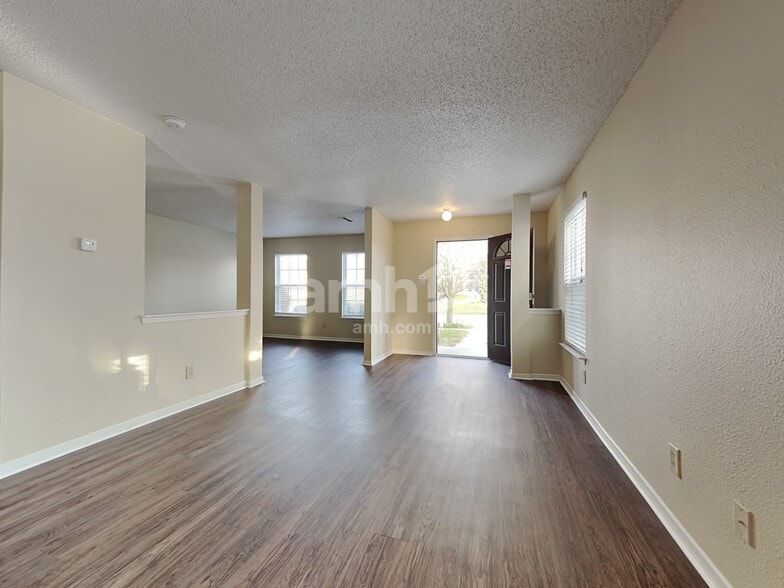 Building Photo - 13342 Allegiance Dr