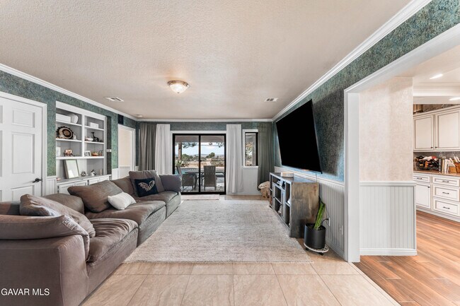 Building Photo - 5641 Hickory St