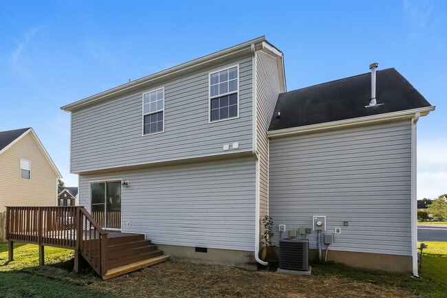 Building Photo - 15718 De Havilland Dr