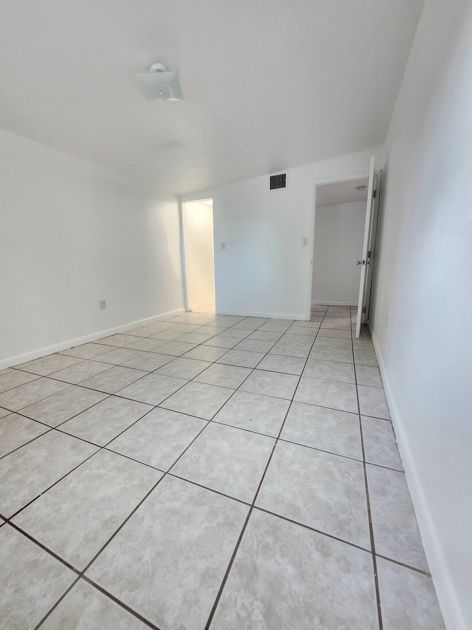 Building Photo - 8883 SW 126th Ter