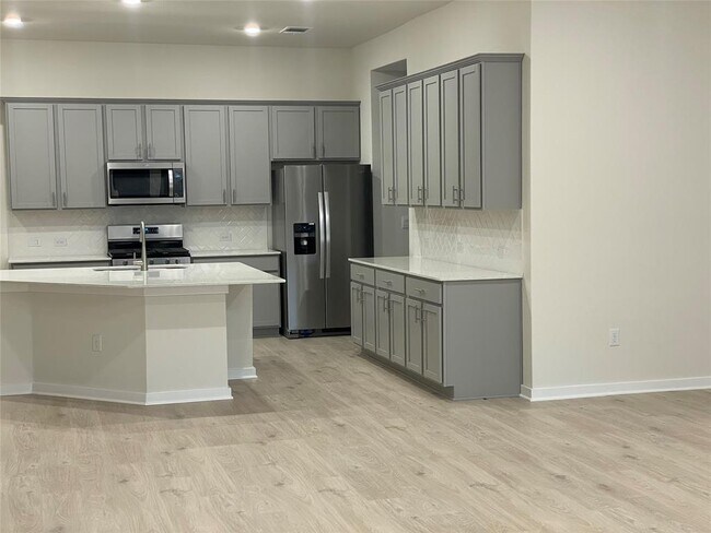 Building Photo - 1905 Armitas Ter