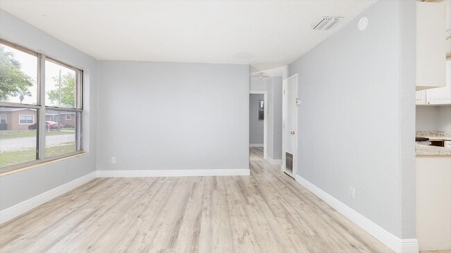 Building Photo - 1135 Mason Ave