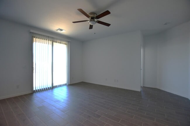 Building Photo - 37584 N Singletree Dr