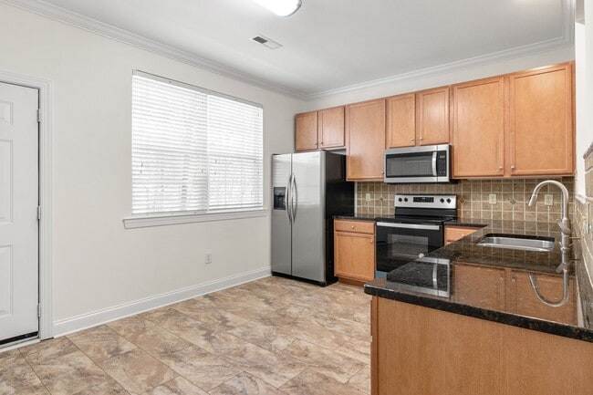 Building Photo - Beautiful Updated Townhouse located in Iredell County! 2BR/2.5BA Garage