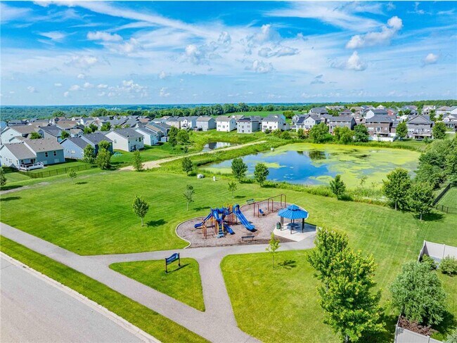 Building Photo - 1430 Nutmeg Cir