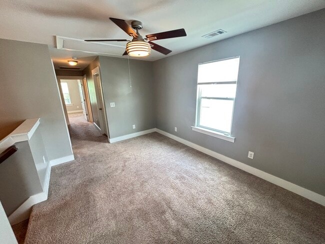 Building Photo - 432 Elegance Way