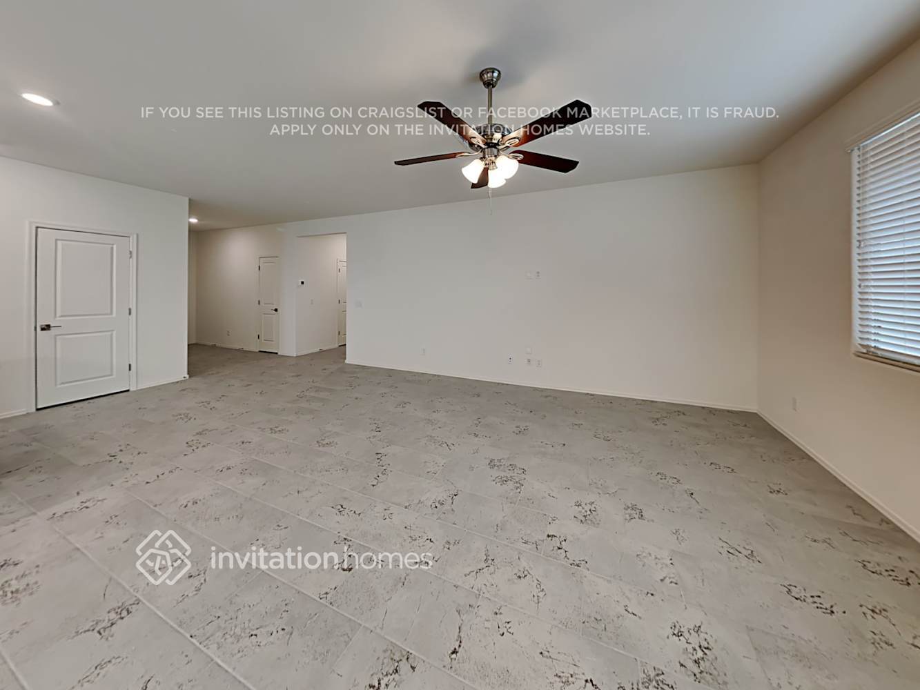Building Photo - 11445 W La Reata Ave