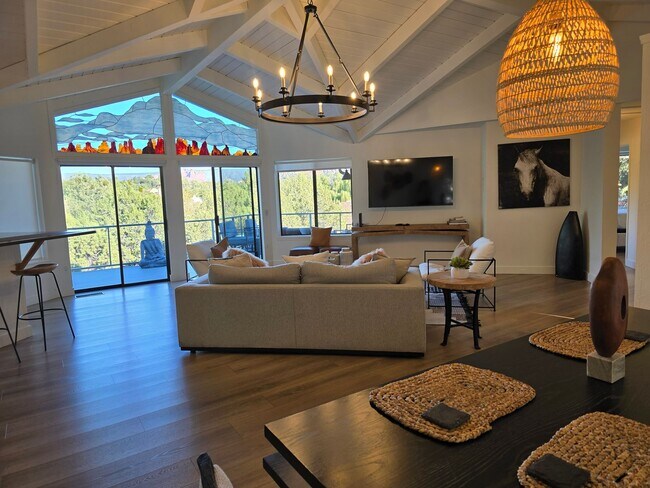 Building Photo - 2269RR-Upper Level