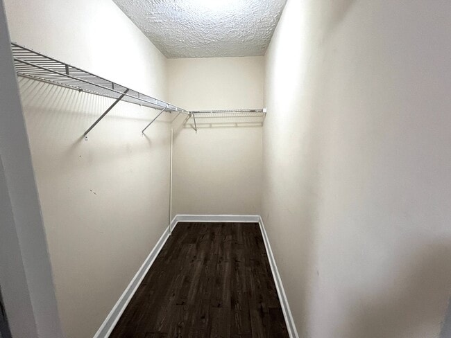 Building Photo - Everything You've Been Dreaming of is Here! Lease Today!!