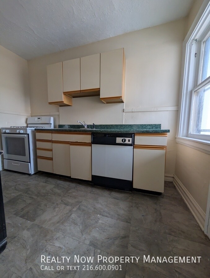 Building Photo - 2453 Overlook Rd