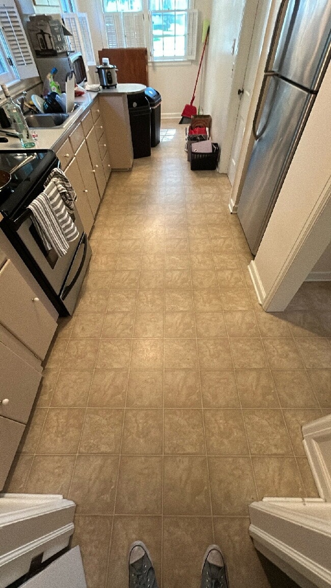 Building Photo - 3 Bed 1 Bath near UWEC! Available June 1st