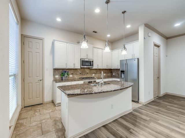 Building Photo - 2465 Embleton Dr