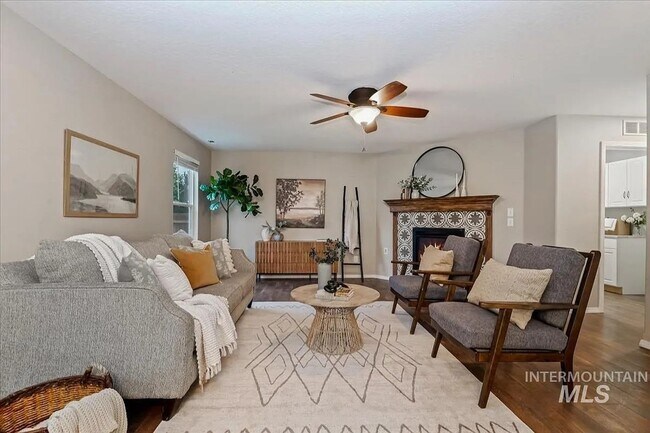 Building Photo - 4712 S Glenmere Way