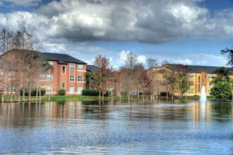 Building Photo - V2235