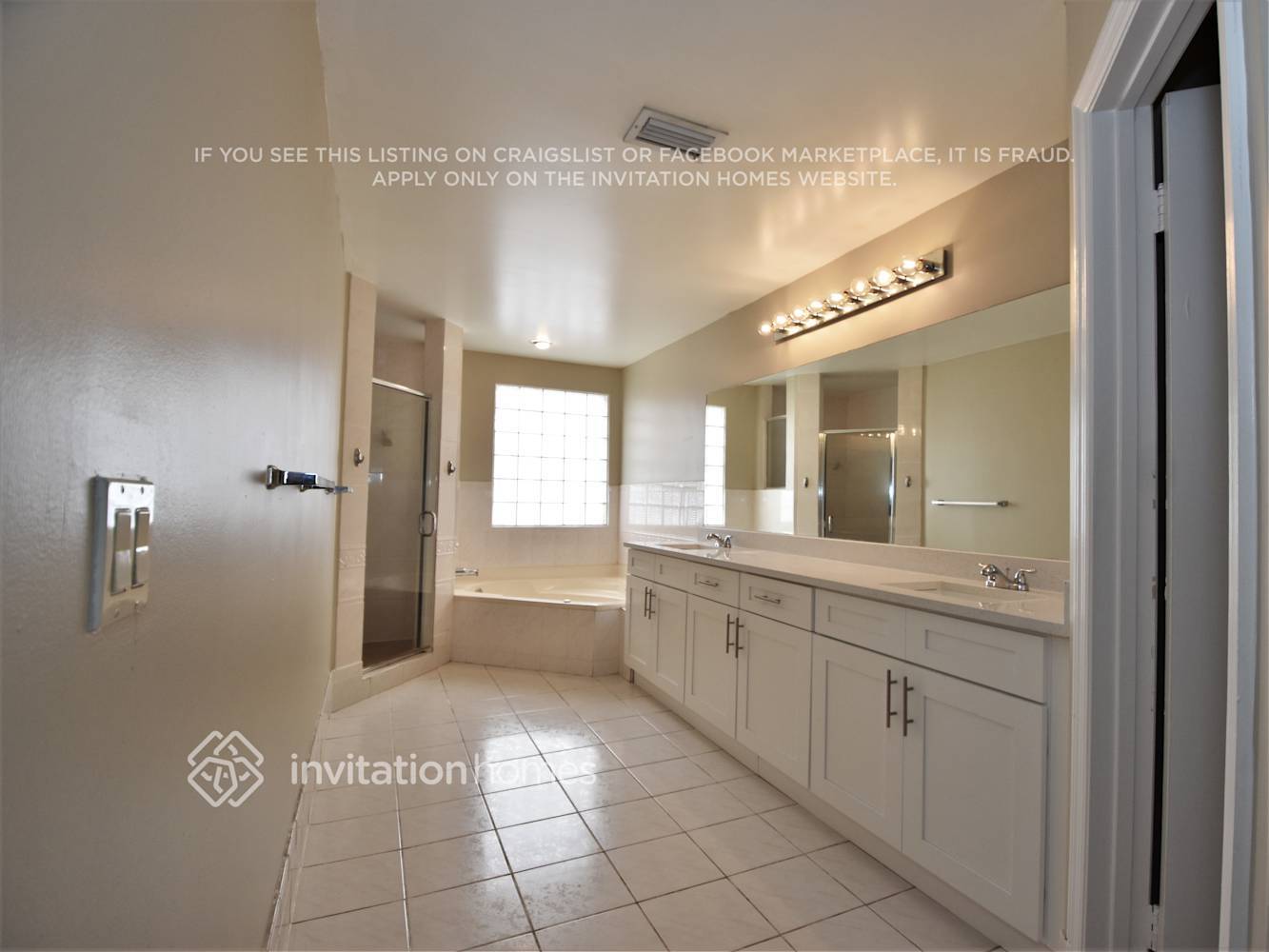 Building Photo - 10101 SW 9th Ln