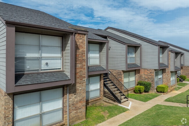 Building Photo - Stone Canyon