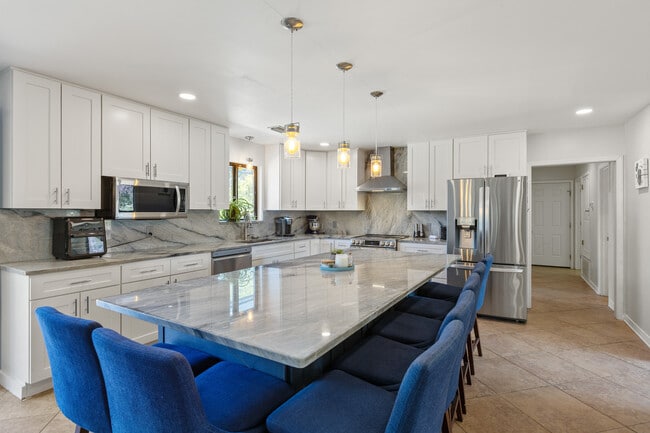 Building Photo - 1151 Ceylon Ct