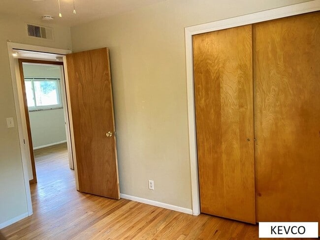 Building Photo - Spacious Home in Campus West!