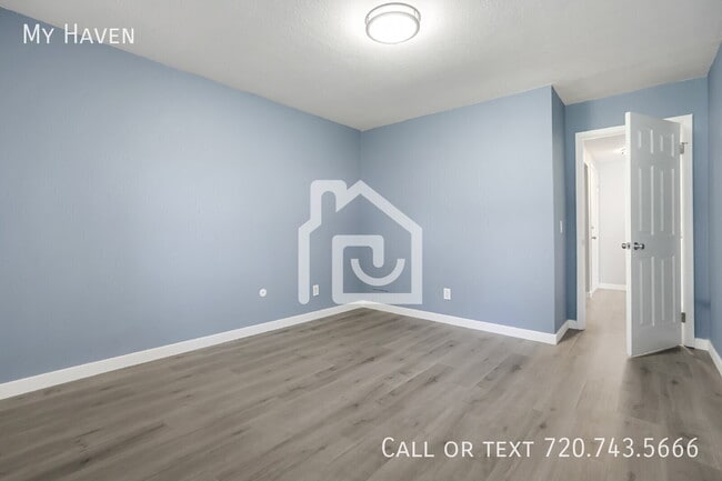 Building Photo - 2618 S Xanadu Way