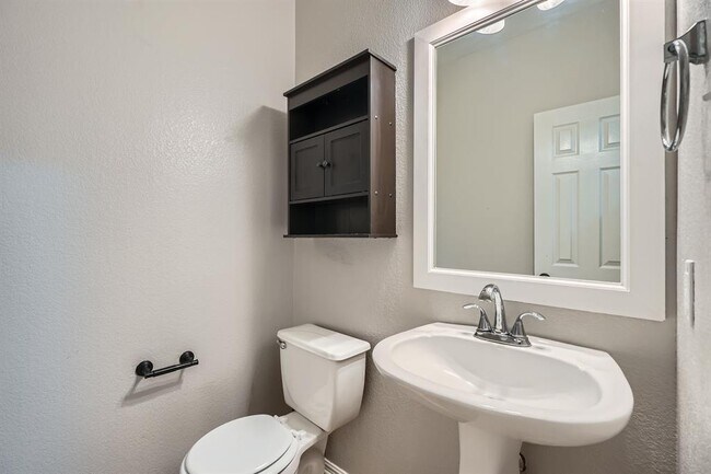 Building Photo - 170 Wildhorse Creek